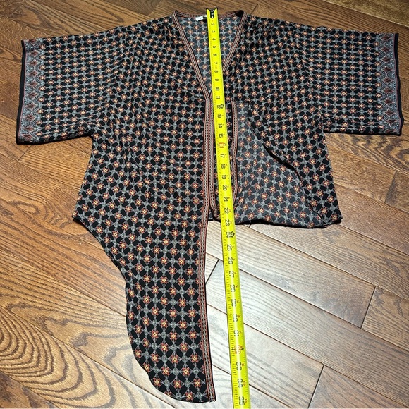 Max Studio Black and Orange Patterned Kimono Top - Picture 8 of 9